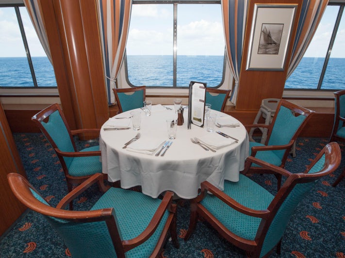 norwegian sky cruise ship restaurants