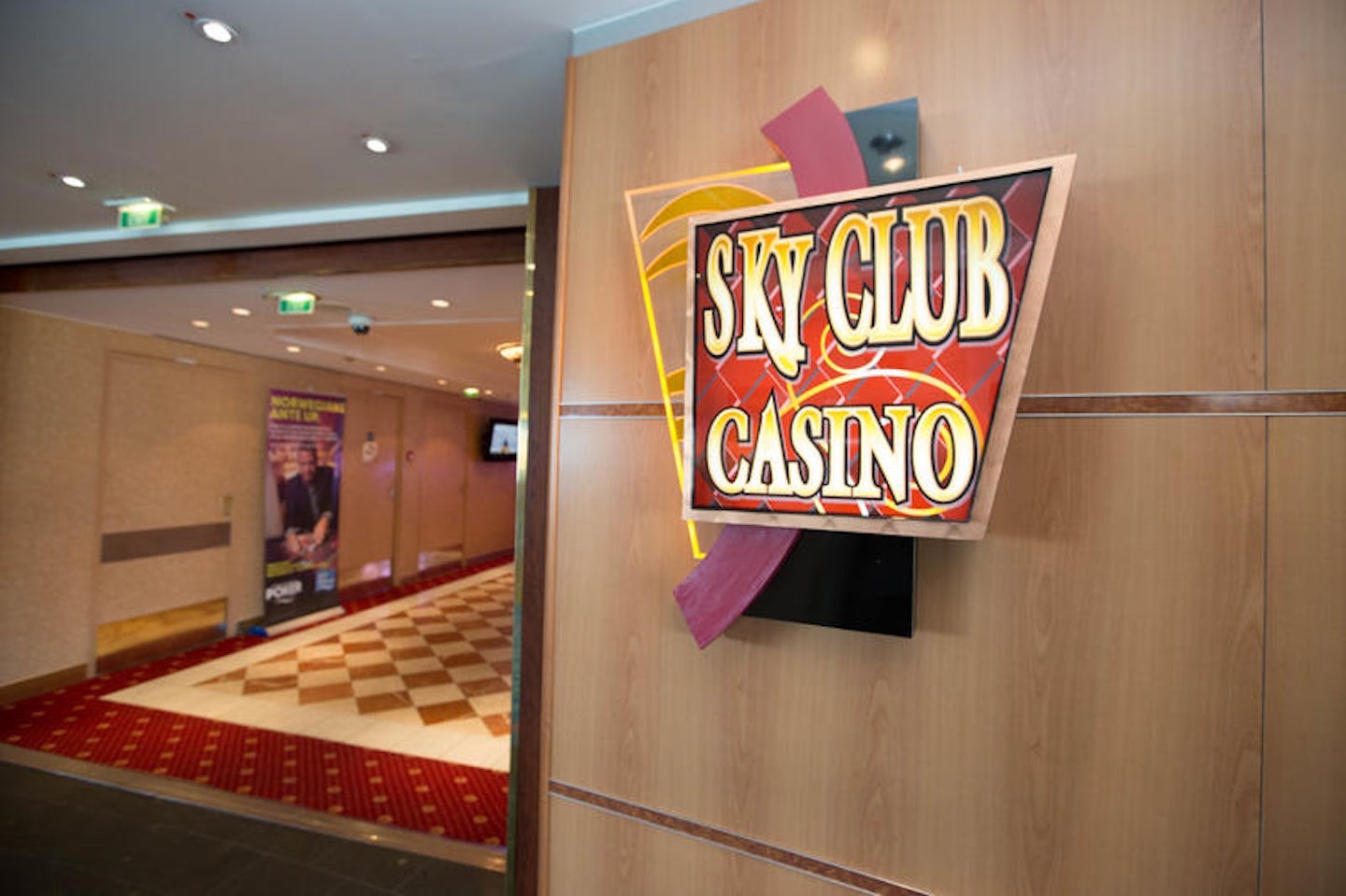Sky Club Casino on Norwegian Sky