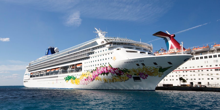 11 Types of Cruise Ship Jobs That Fit Your Interests