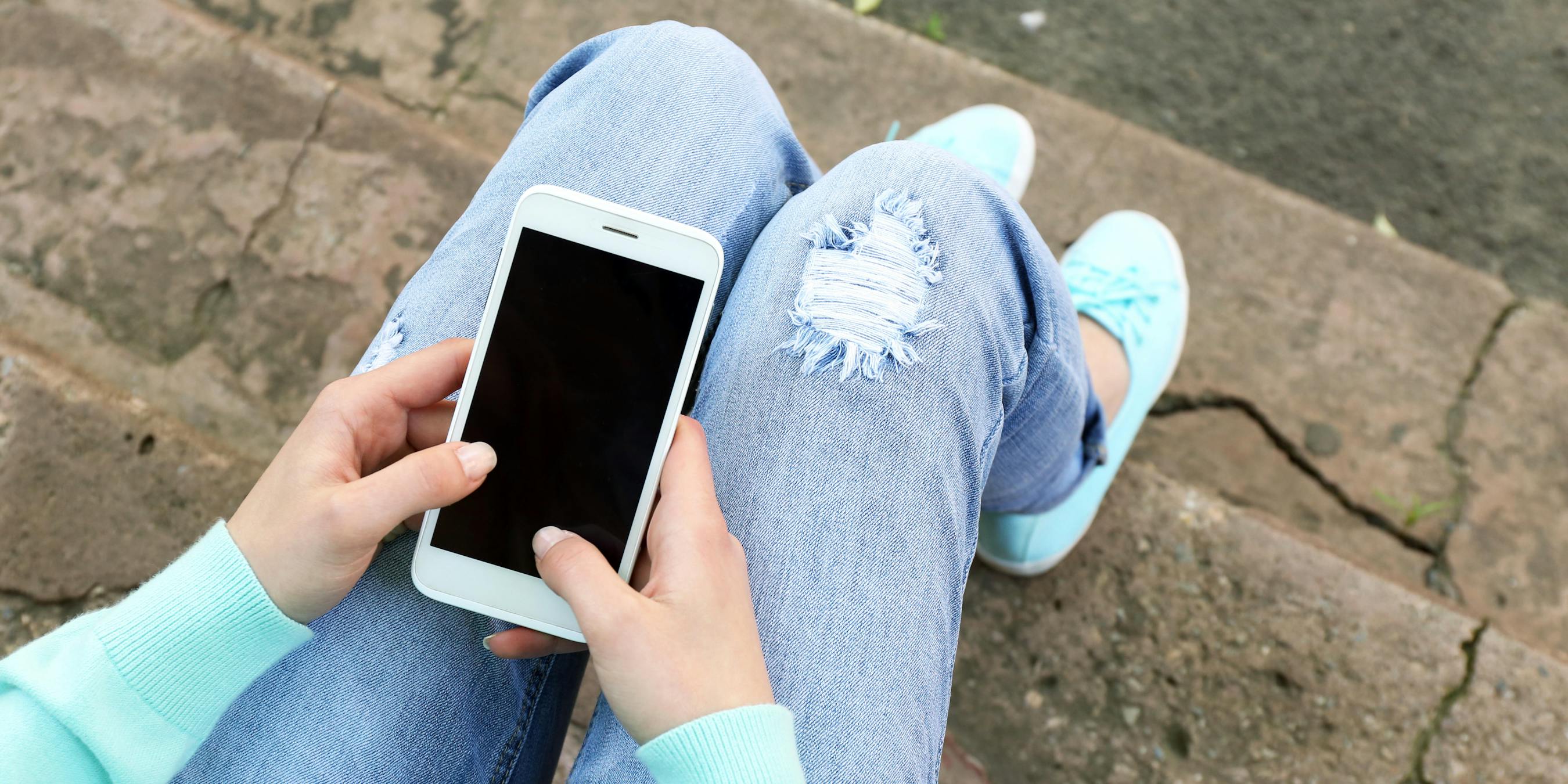 What to Expect on a Cruise: Using a Cell Phone - Cruises