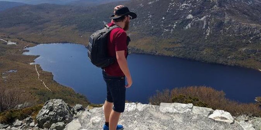 Hiking in Hobart (Photo: Viator)