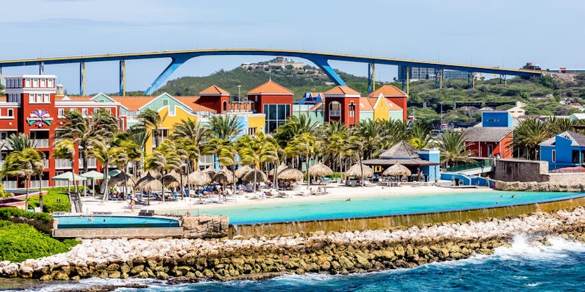 Southern Caribbean Cruise Tips (Photo: Darryl Brooks/Shutterstock)