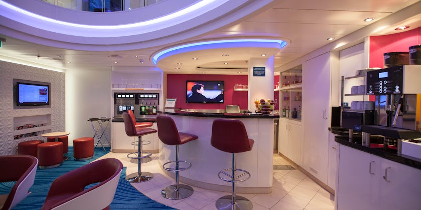 Studio Lounge on Norwegian Getaway (Photo: Cruise Critic)