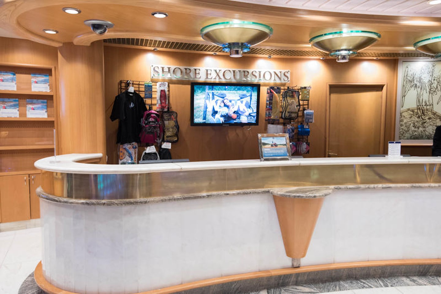 Shore Excusrsions Desk on Freedom of the Seas