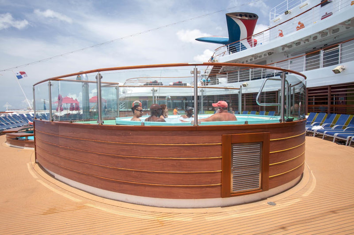 Lido Deck Whirlpools On Carnival Breeze Cruise Ship Cruise Critic