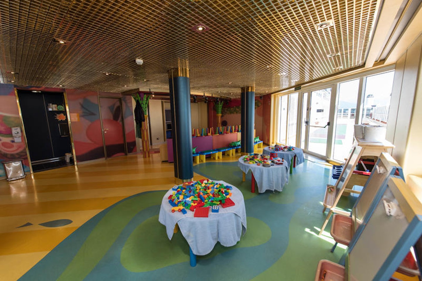 Babies and Toddles Club on Noordam