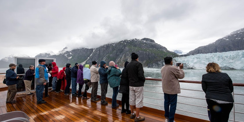 Scenic cruising in Glacier Bay National Park (Photo: Cruise Critic)