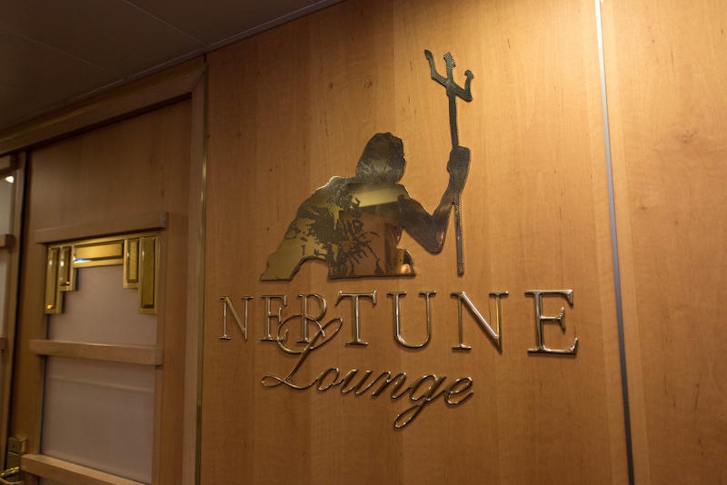 Neptune Lounge on Noordam
