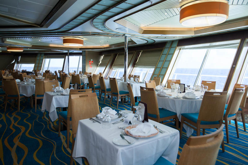 carnival sunrise dining room and food
