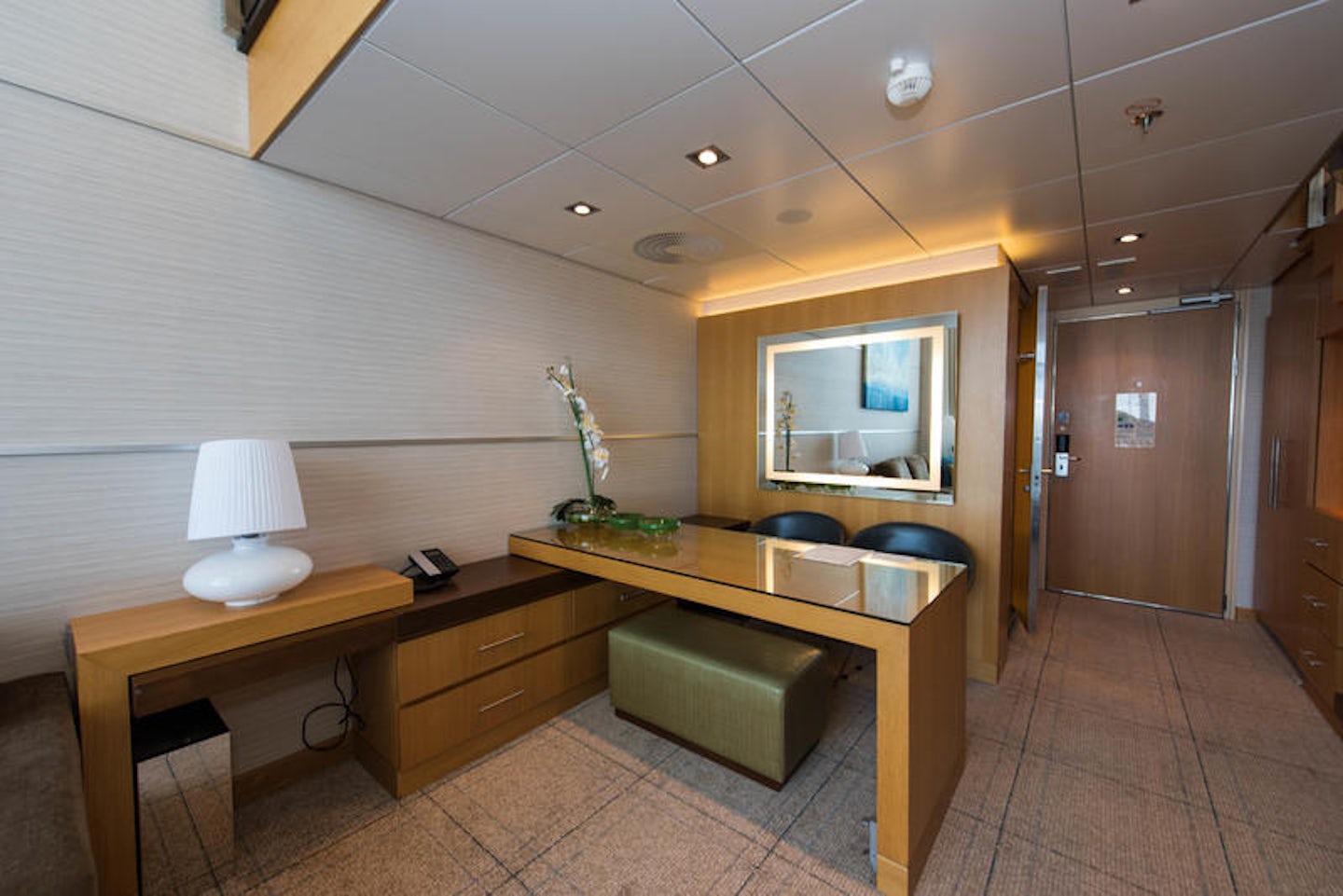 The Crown Loft Suite with Balcony on Oasis of the Seas