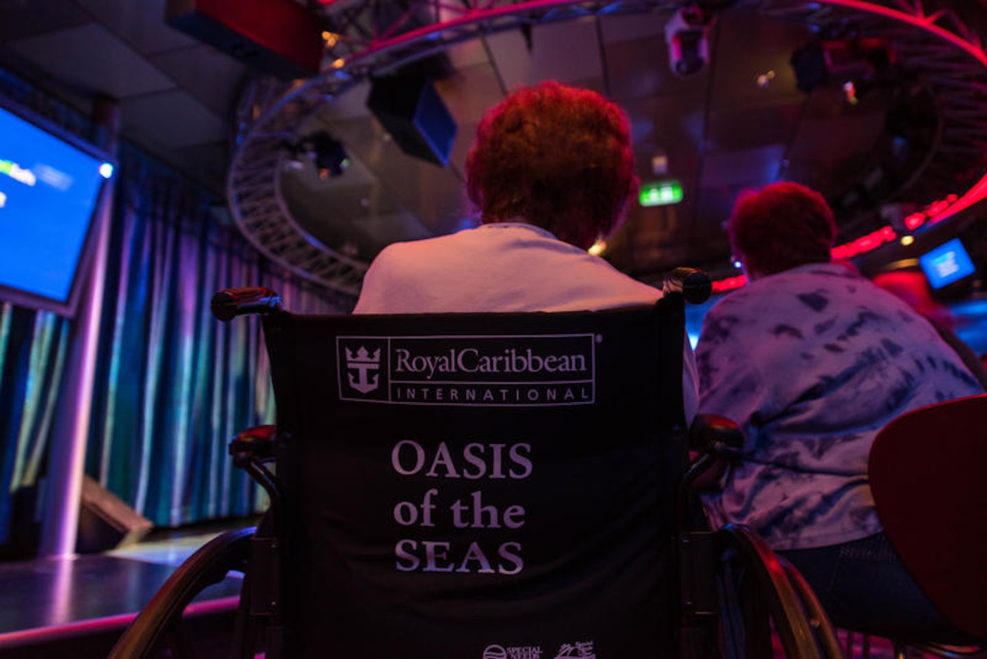 Karaoke at On Air Club on Oasis of the Seas