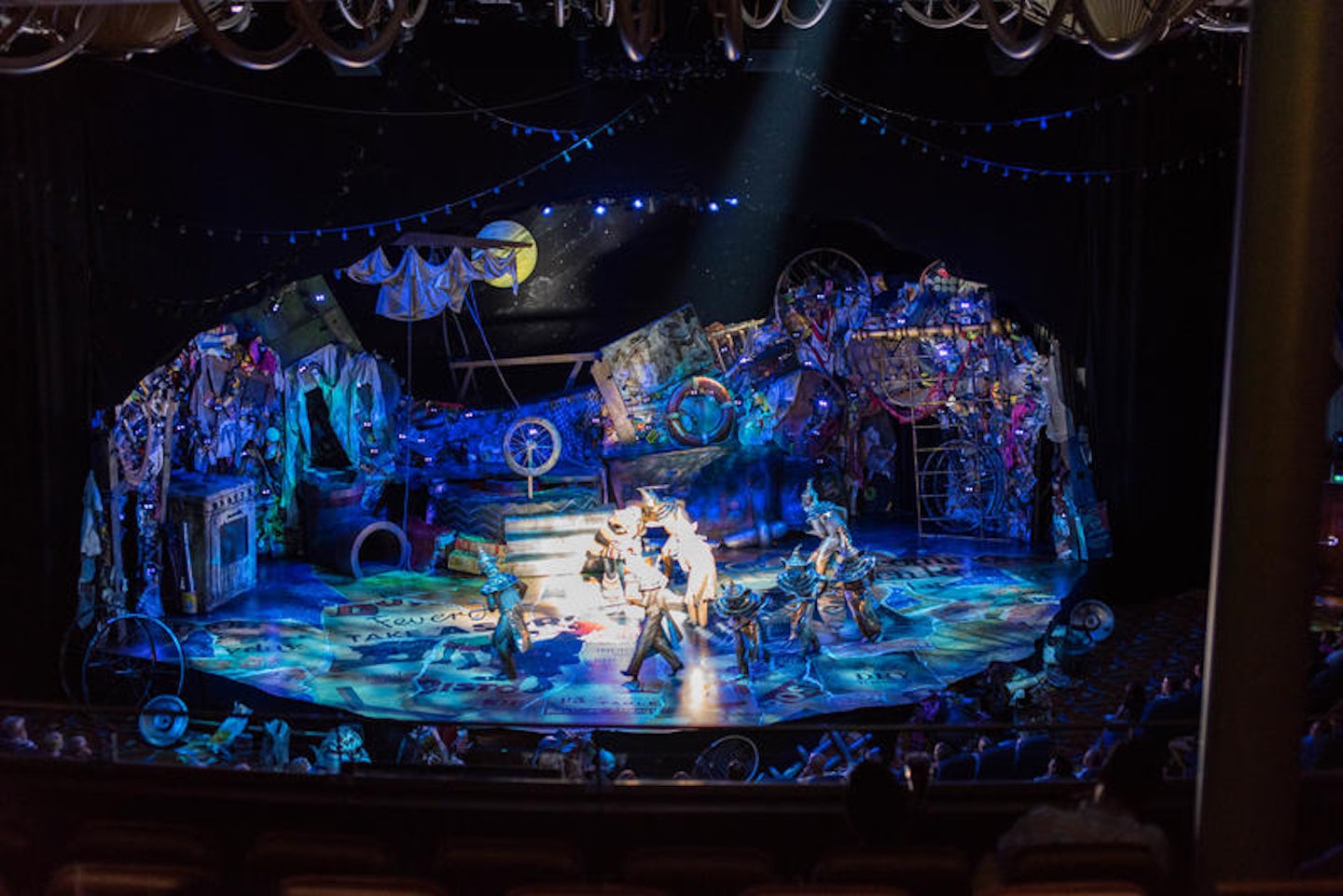 Cats in the Opal Theater on Oasis of the Seas