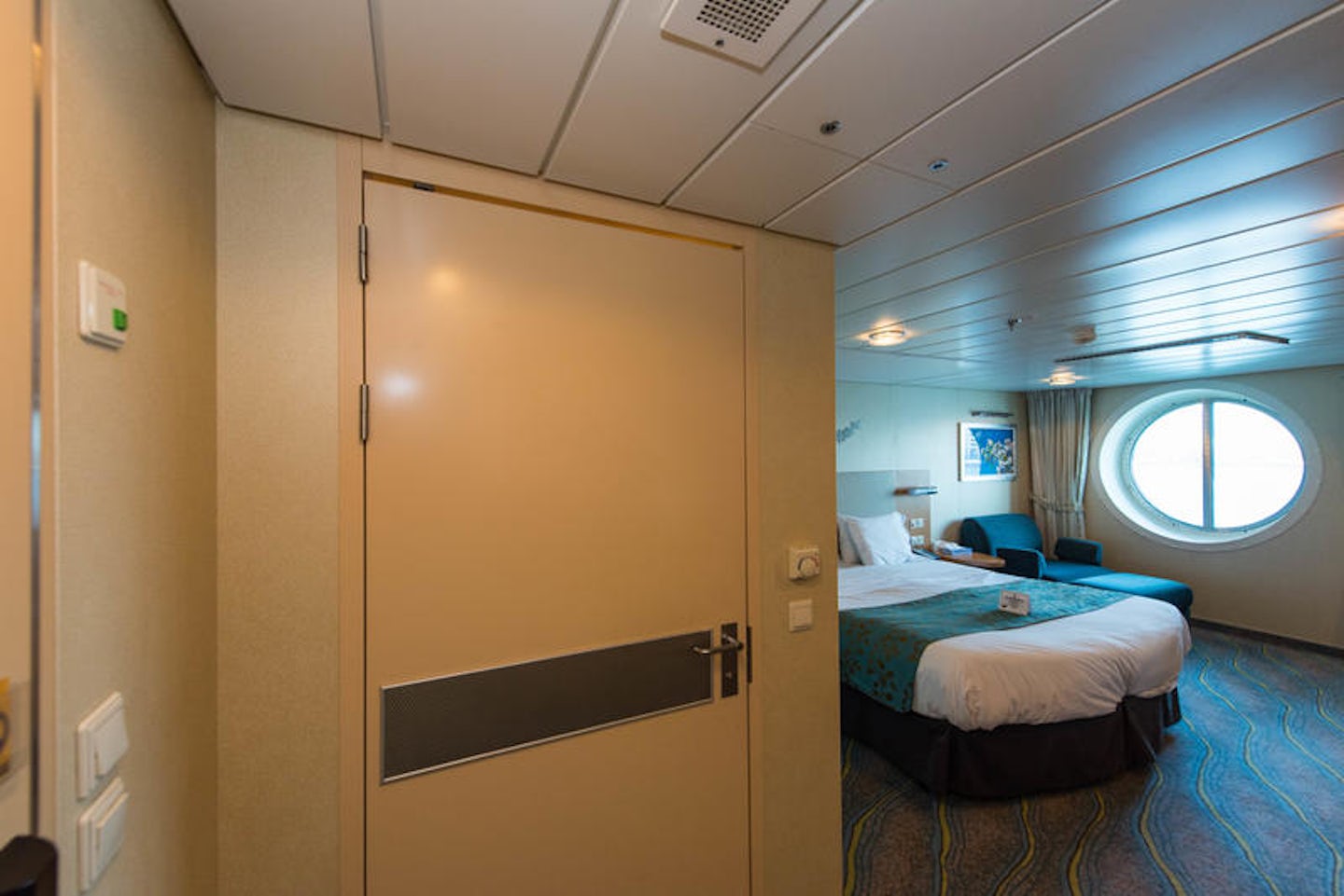 The Accessible Cabin with Porthole on Oasis of the Seas