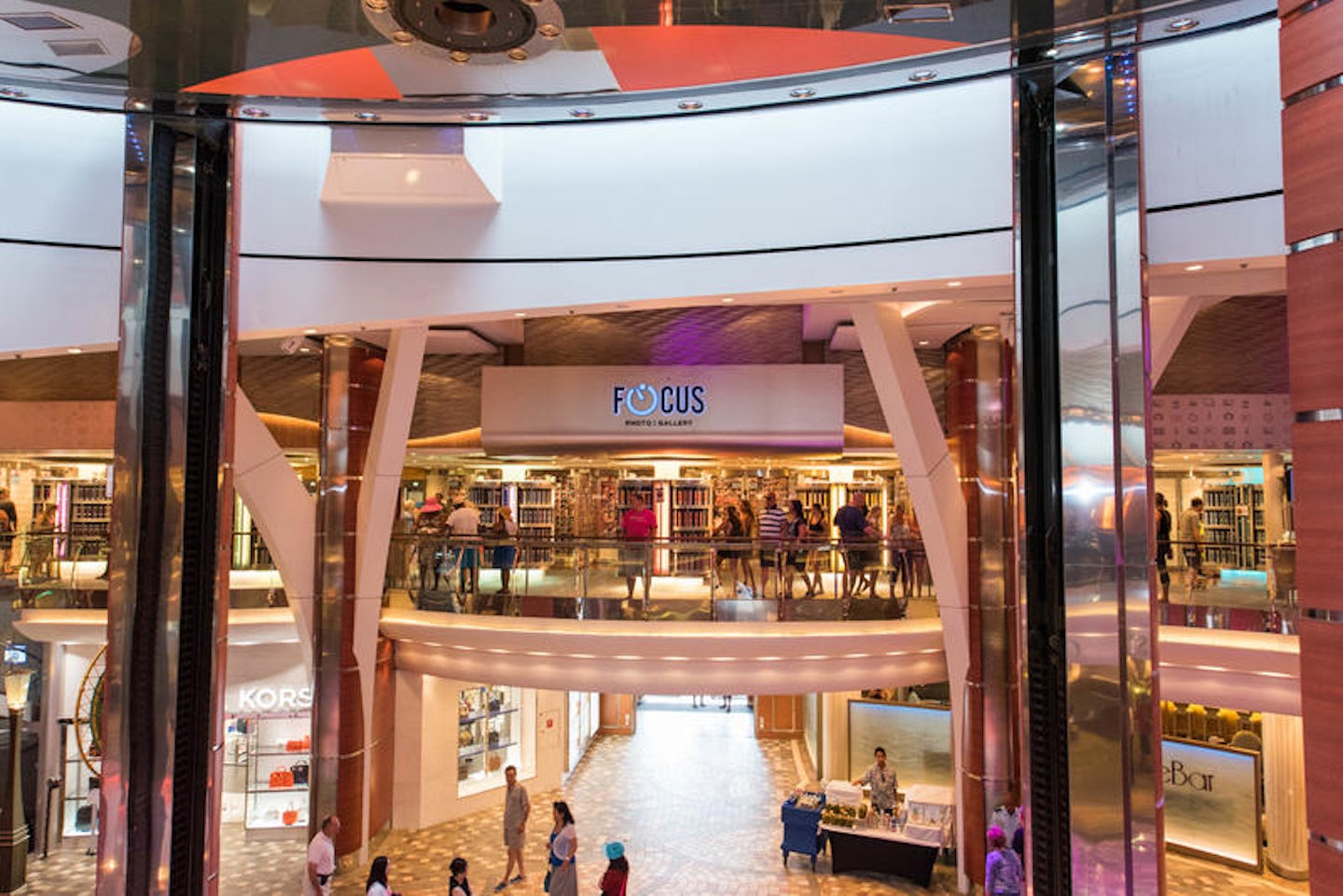 Focus Photo Gallery on Oasis of the Seas