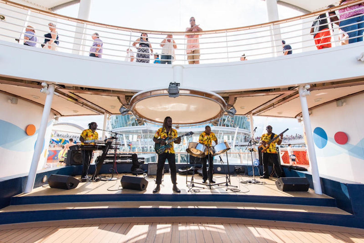 Sailaway Party on Oasis of the Seas