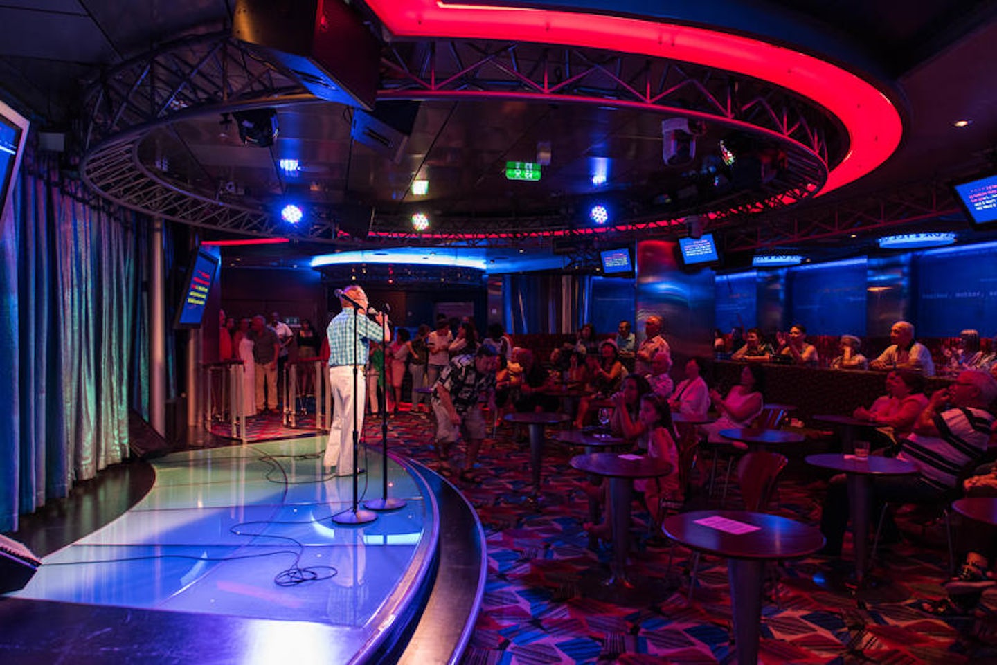 Karaoke at On Air Club on Oasis of the Seas