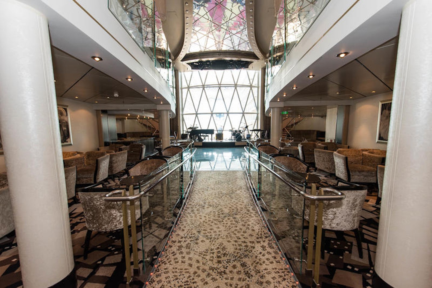Dazzles on Oasis of the Seas