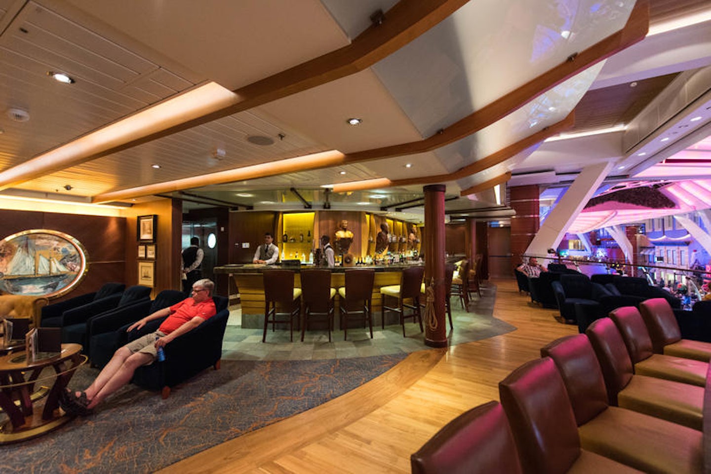 Schooner Bar on Oasis of the Seas