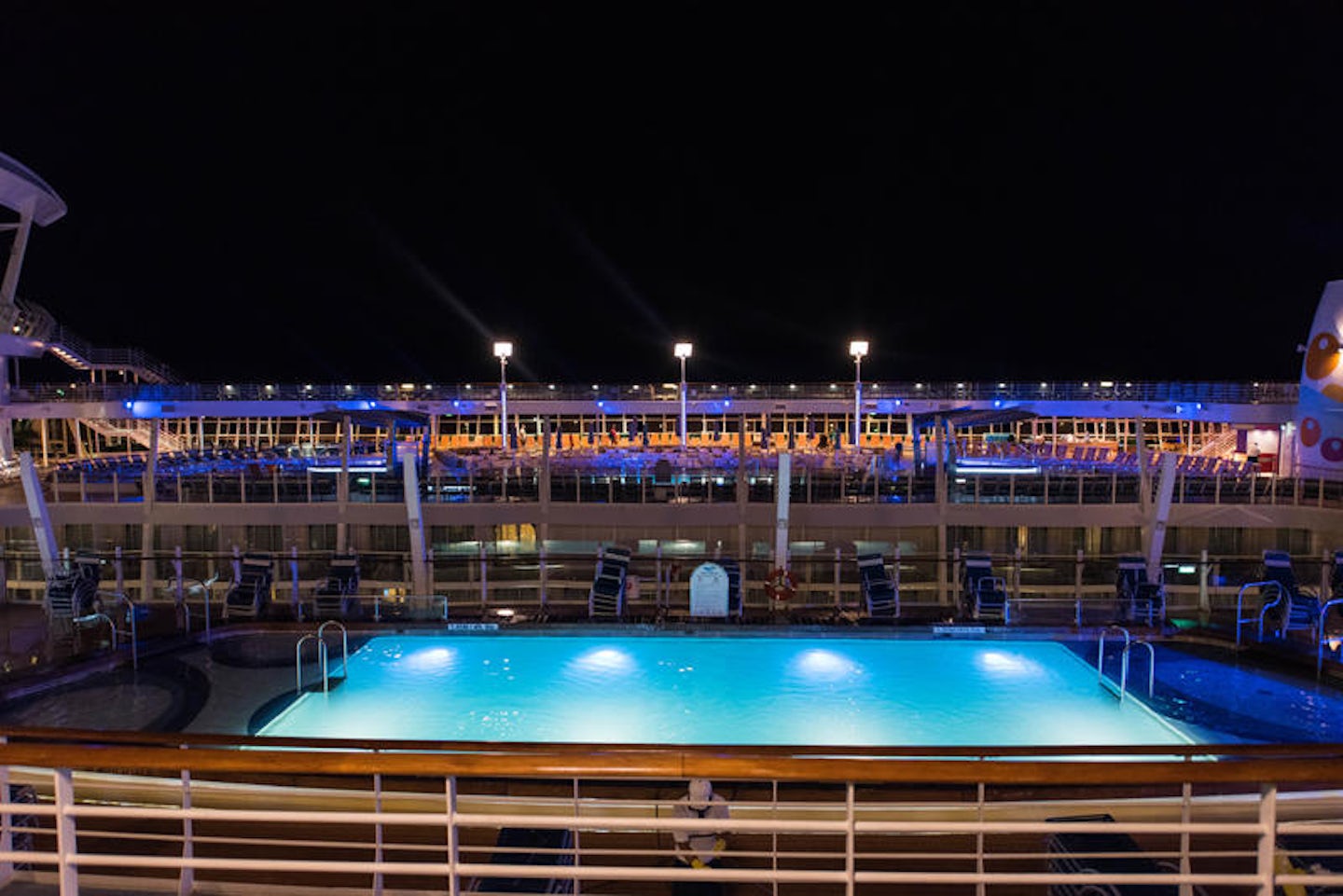 The Main Pool on Oasis of the Seas