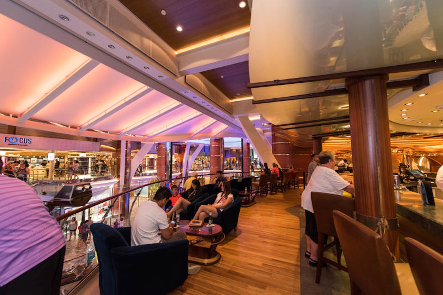 Schooner Bar on Oasis of the Seas