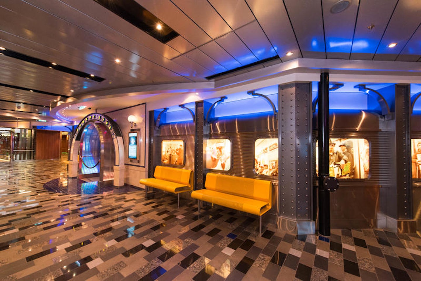 Entertainment Place on Oasis of the Seas
