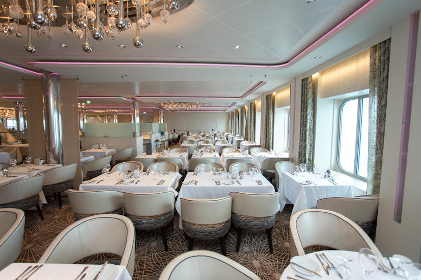 Grand Epernay Dining Room
