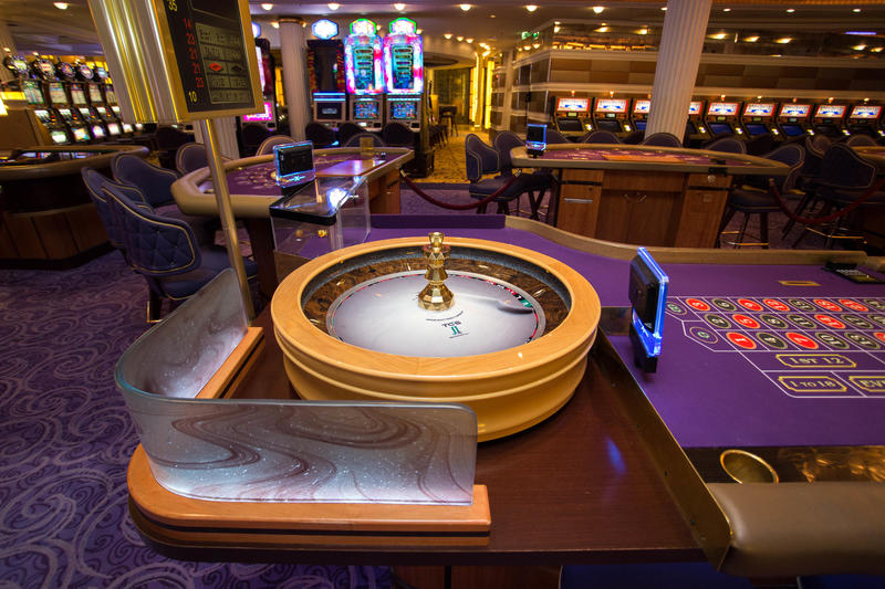 celebrity cruise casino table games