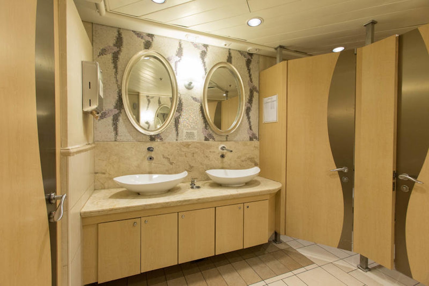 Bathrooms on Enchantment of the Seas