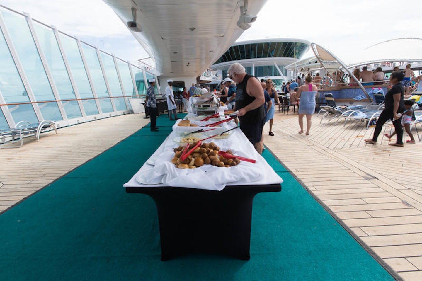 Pool Bars and Dining on Enchantment of the Seas