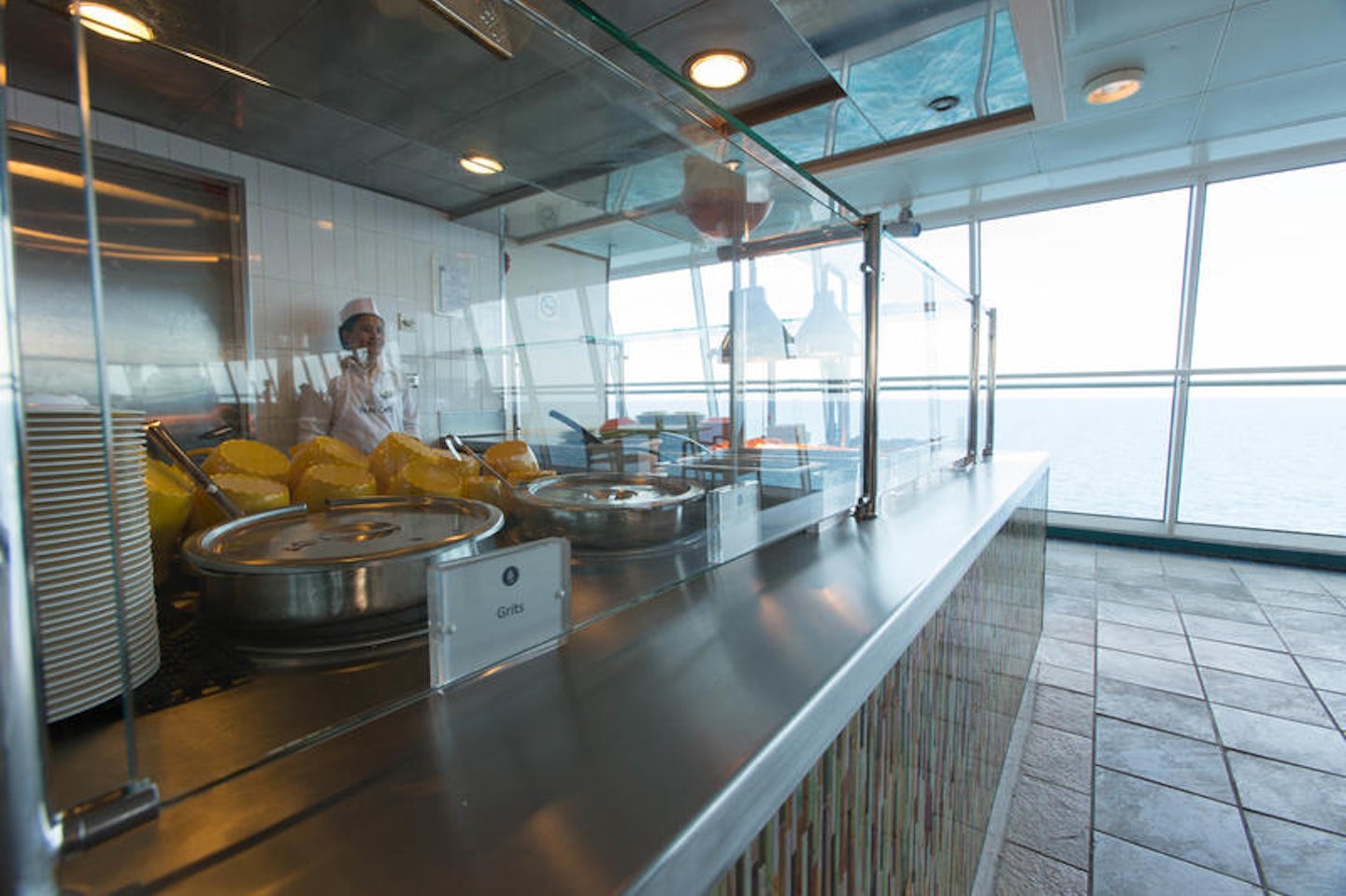 Park Cafe on Enchantment of the Seas