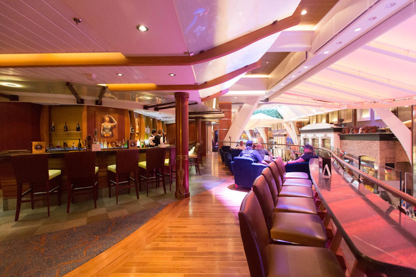 Schooner Bar on Allure of the Seas
