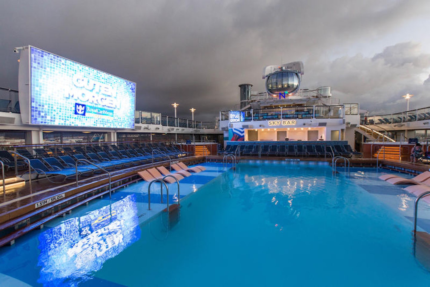 The Main Pool on Anthem of the Seas