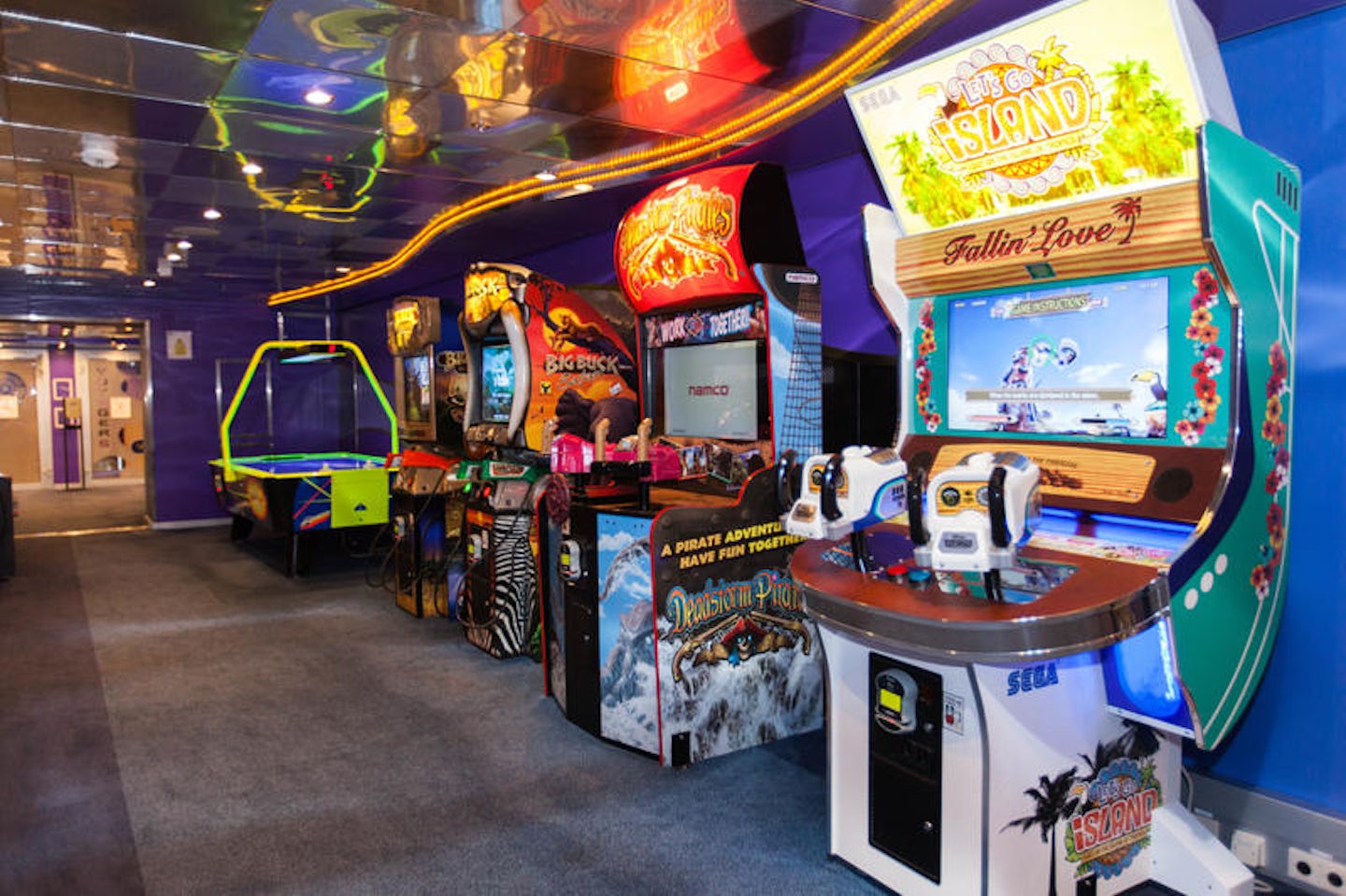 Challenger's Video Arcade on Independence of the Seas