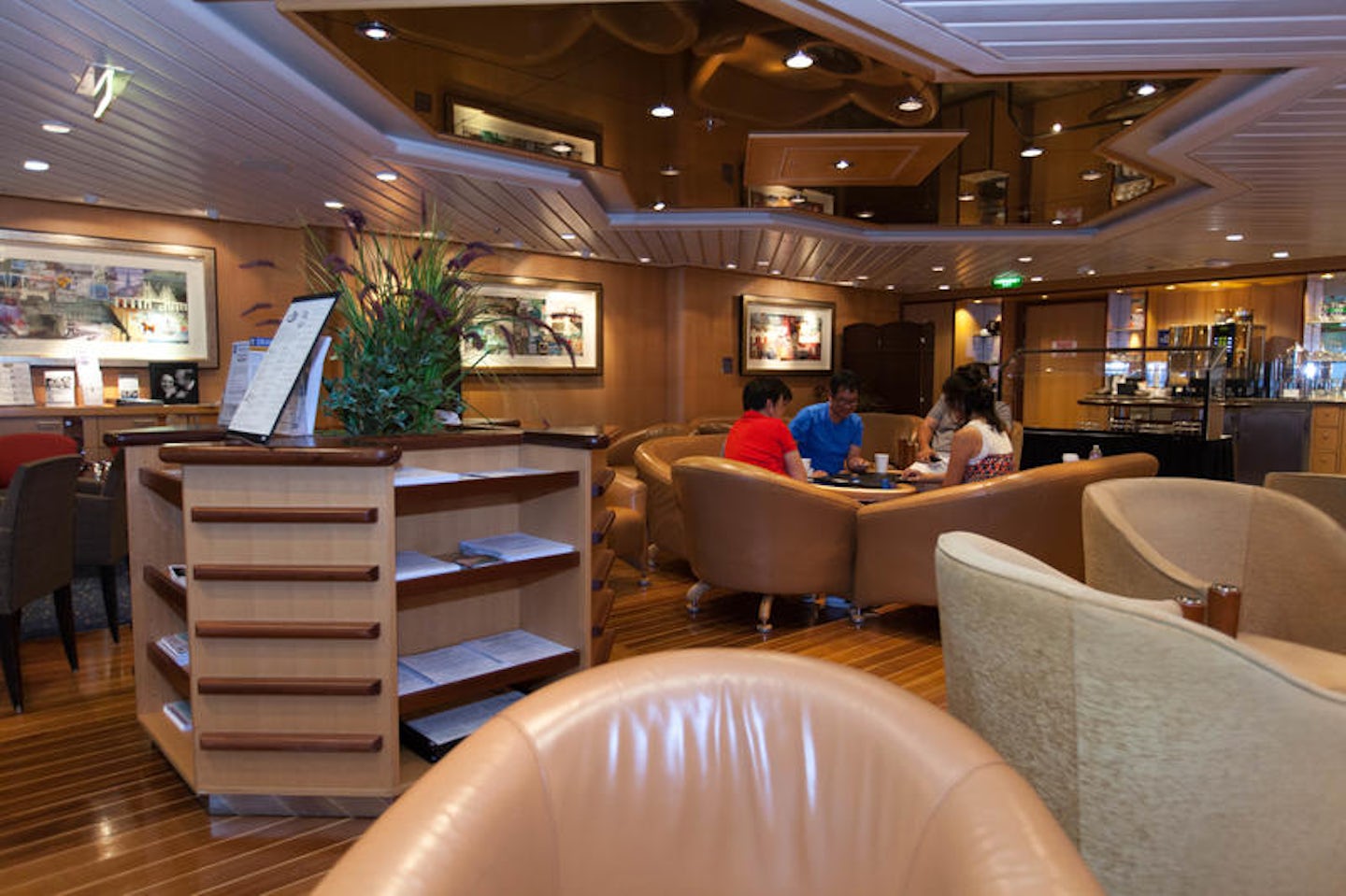 Concierge Lounge on Independence of the Seas