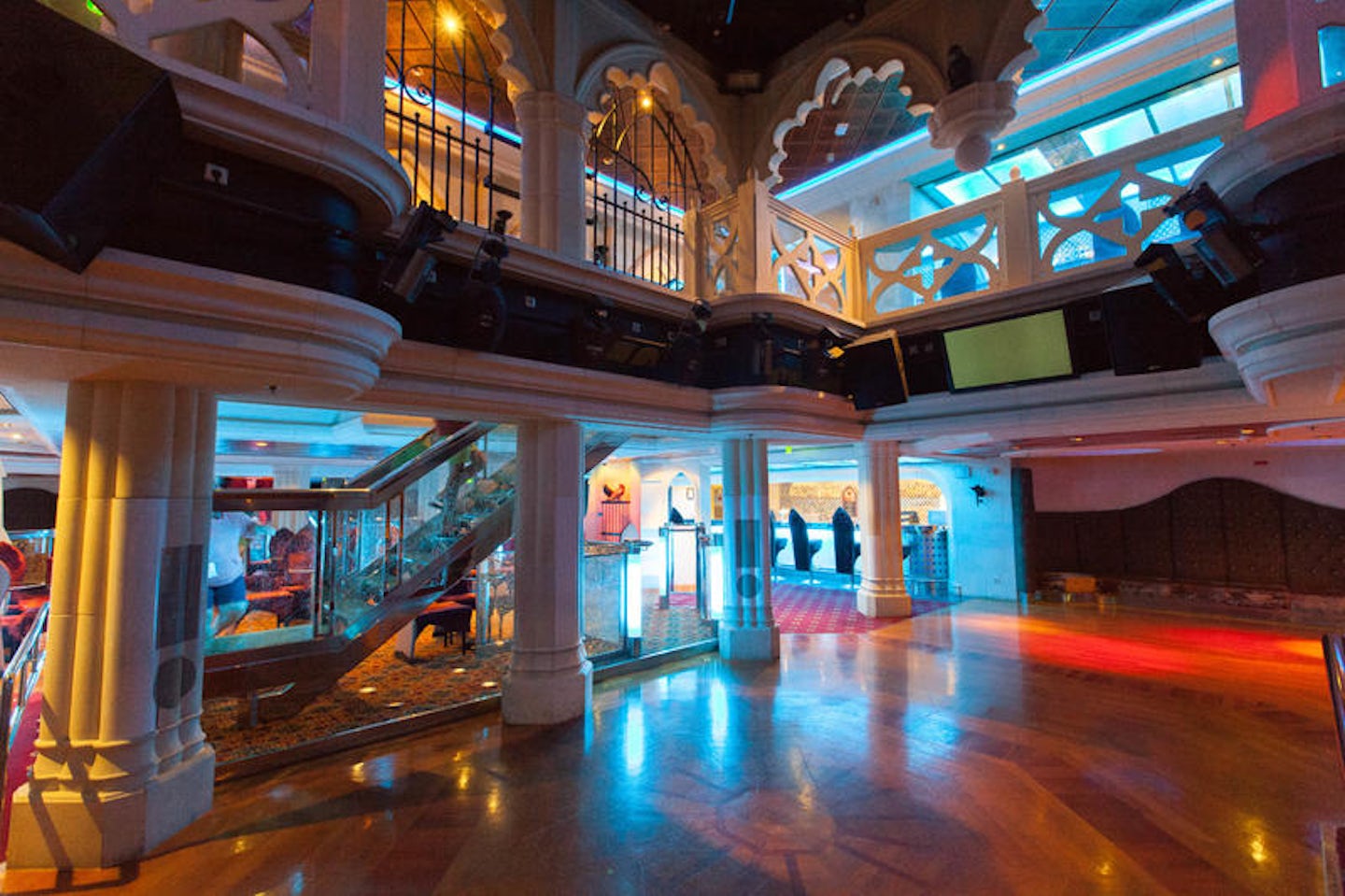 The Labyrinth on Independence of the Seas