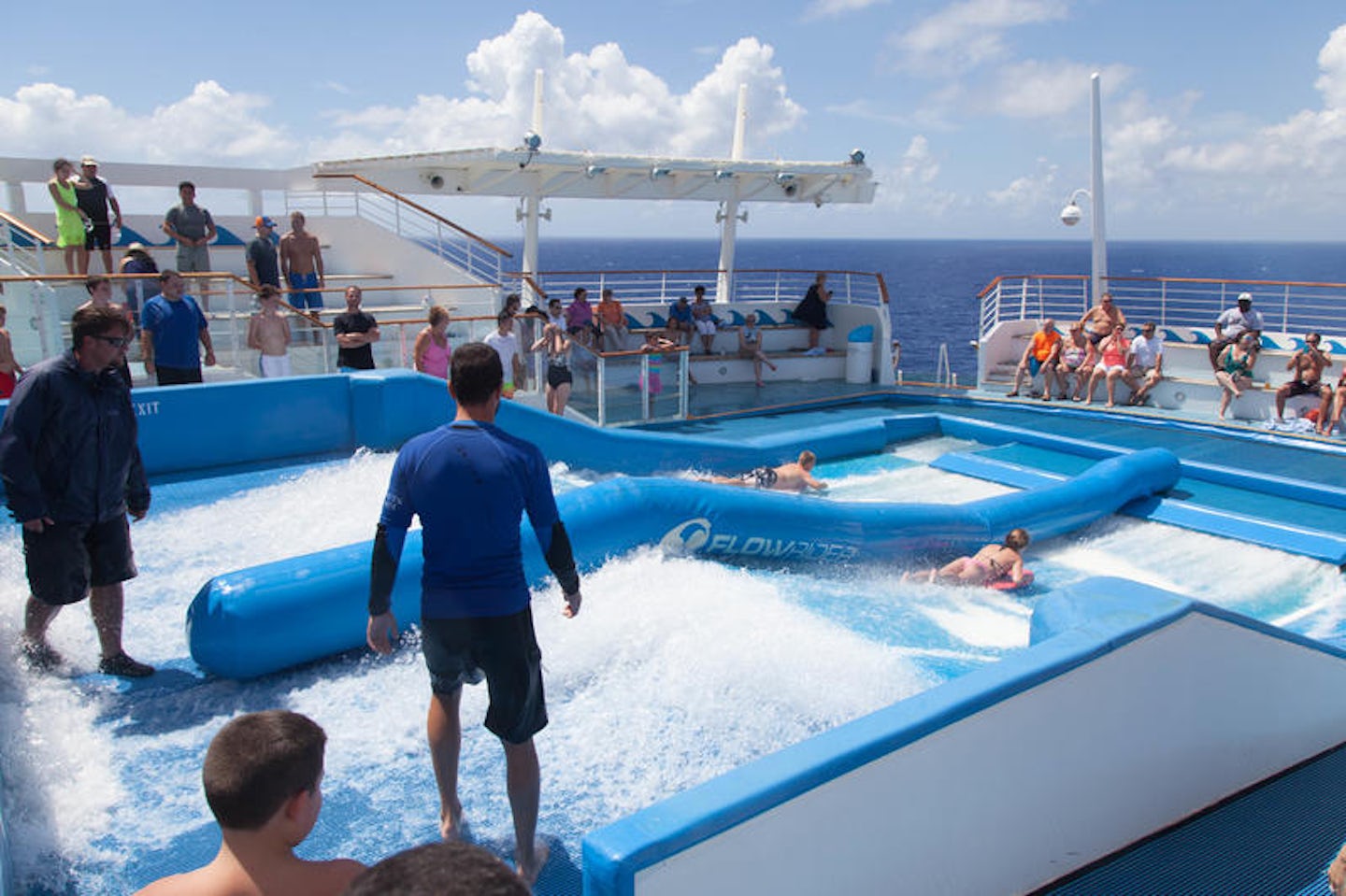 FlowRider on Independence of the Seas