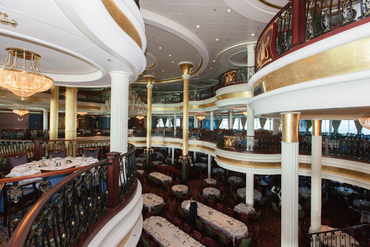 Othello Dining Room on Independence of the Seas