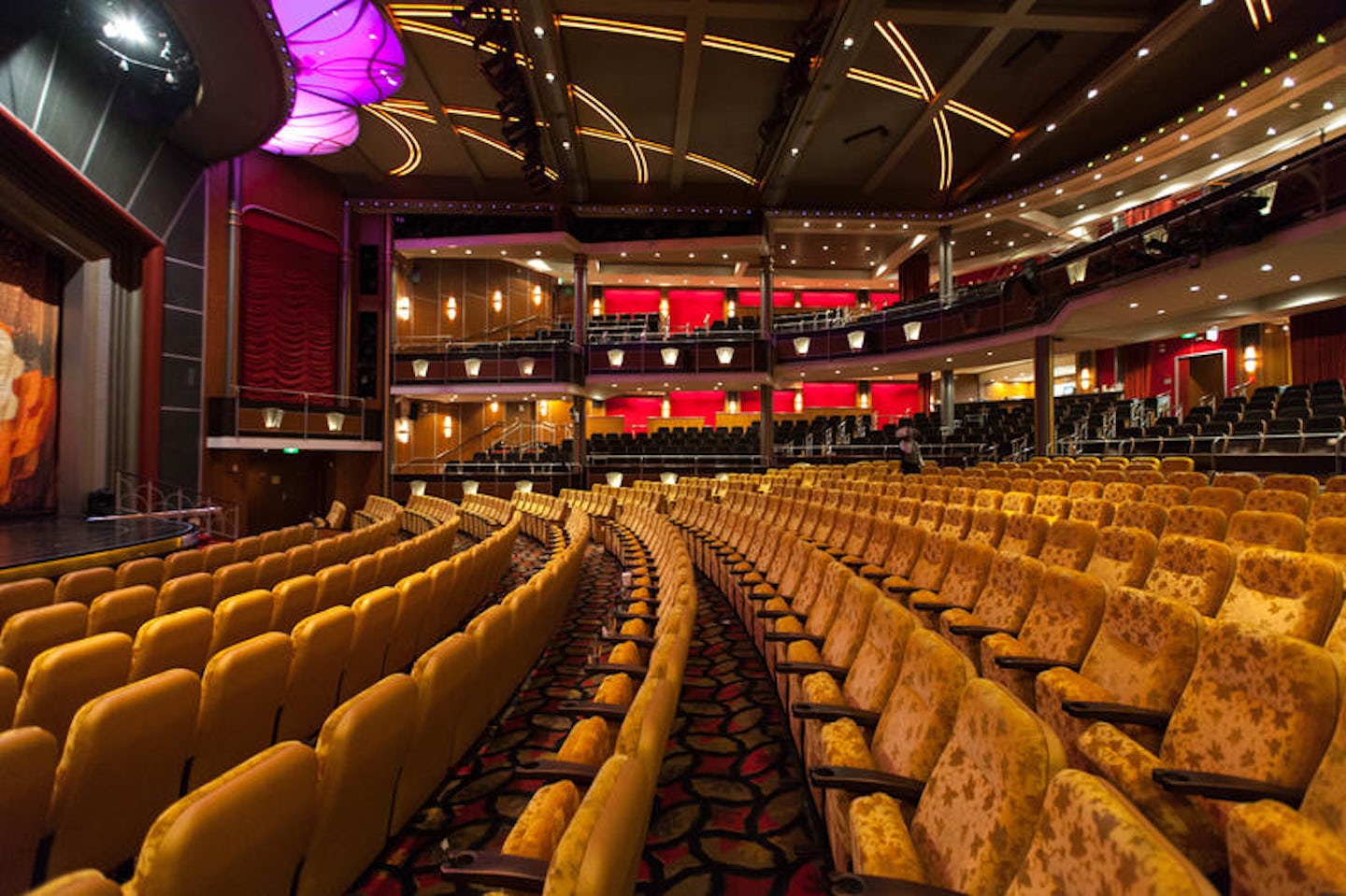 Alhambra Theatre on Independence of the Seas