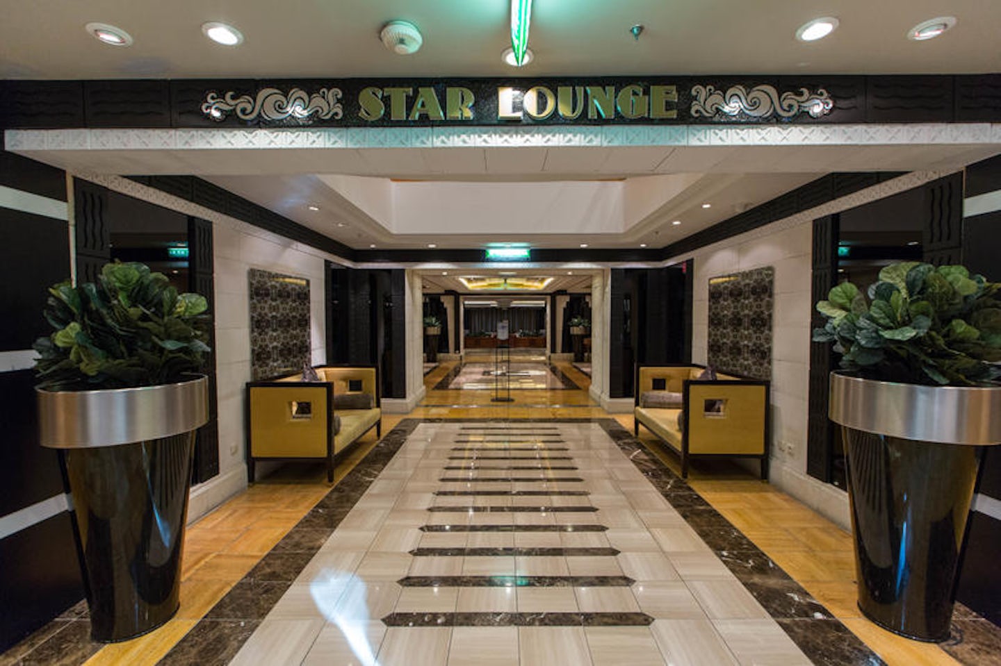 Star Lounge on Navigator of the Seas