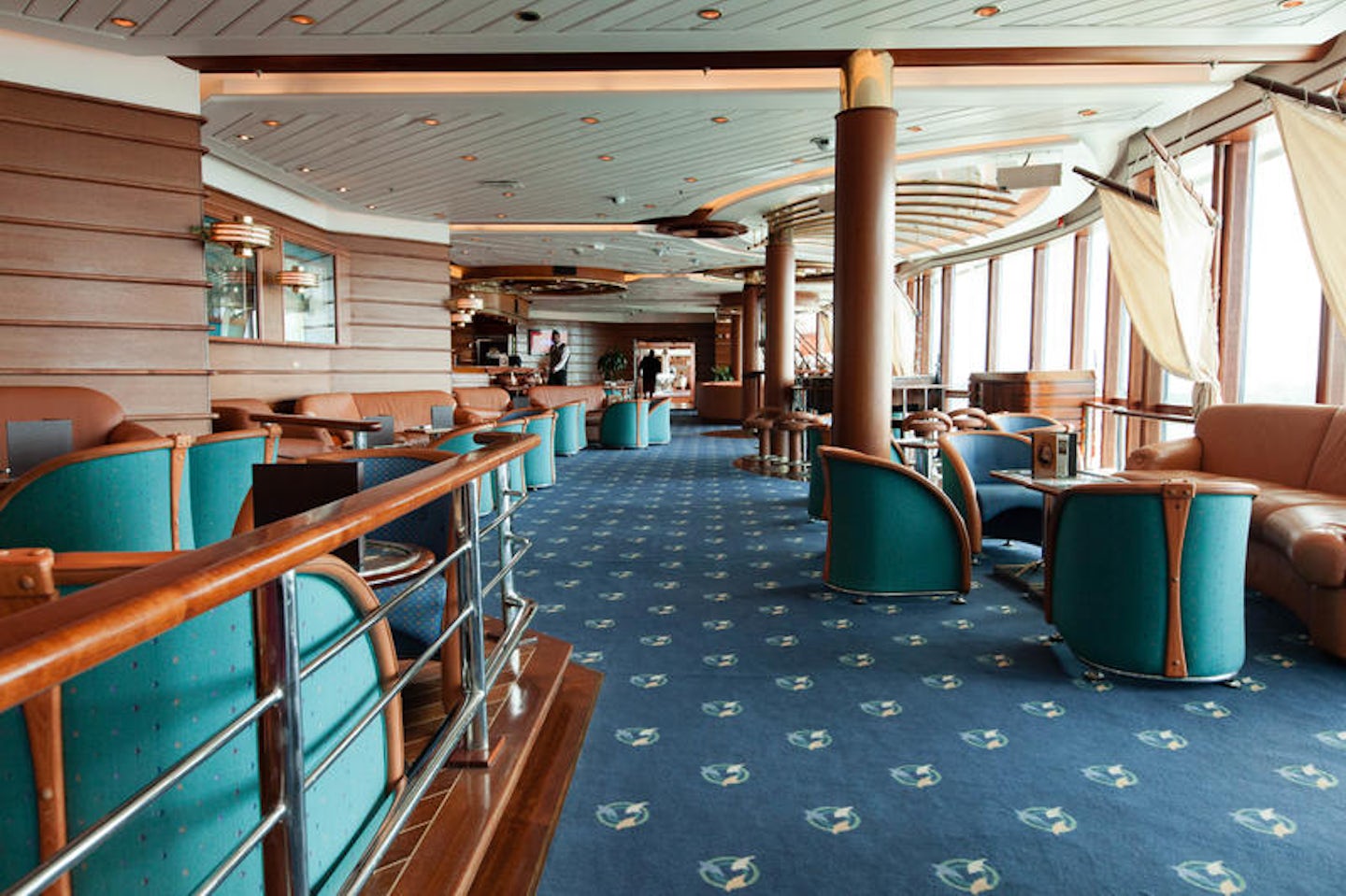 Schooner Bar on Grandeur of the Seas