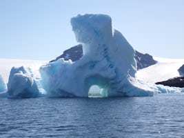 Icebergs near Devils Island