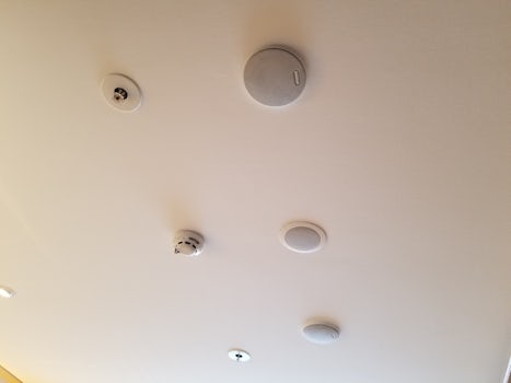  Speakers - Smoke Detector - Sprinkers
