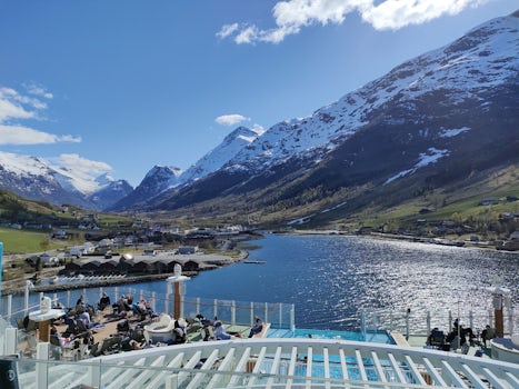 View from one of the many pools whilst in Norway. Absolutely beautiful 