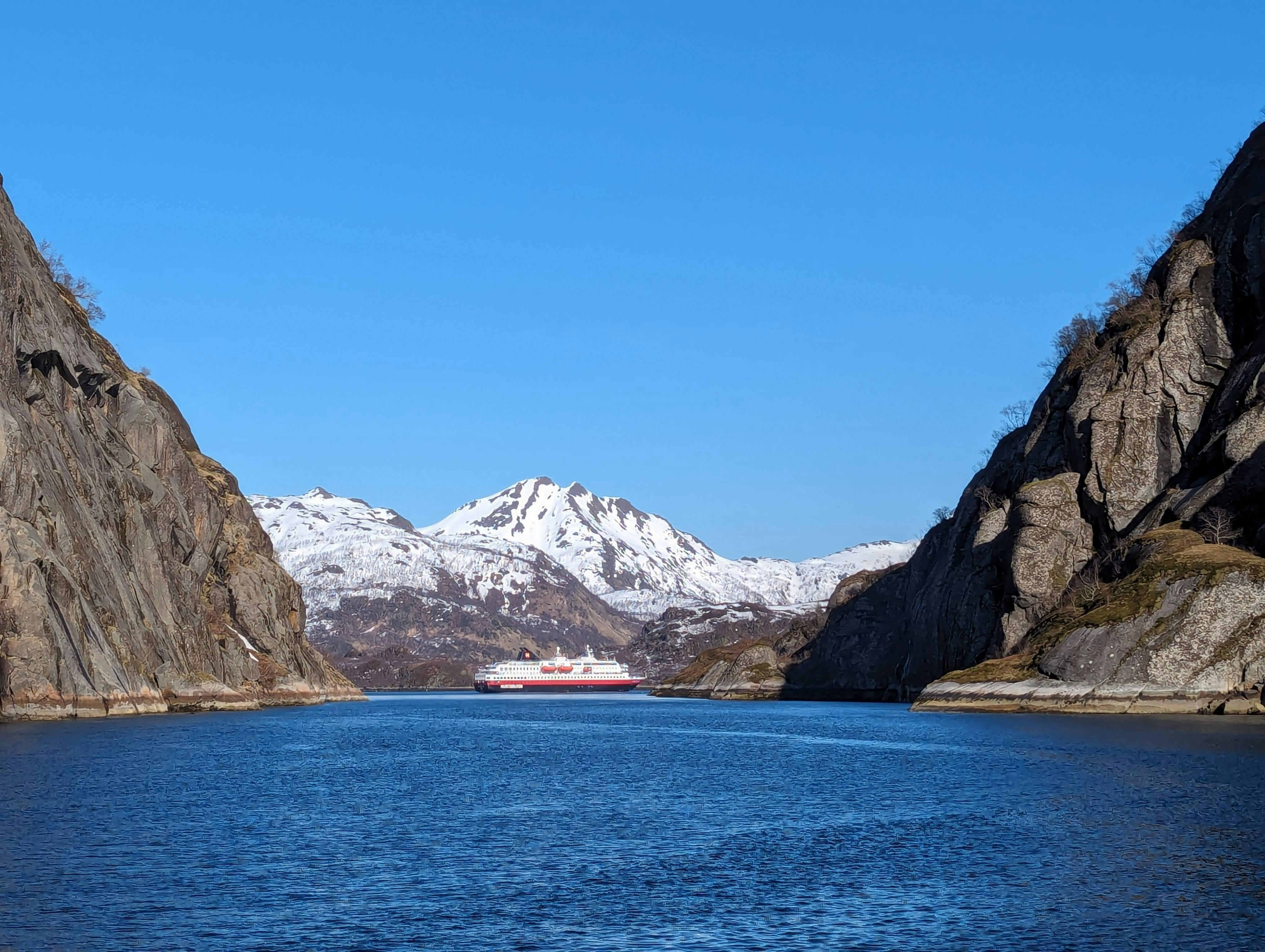  Hurtigruten Cruise Reviews (2025 UPDATED): Ratings of Hurtigruten Bildidee 