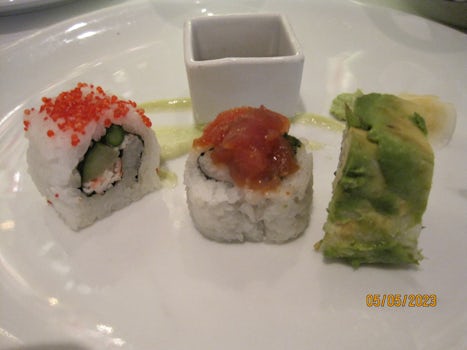 Main dining room - sushi appetizer