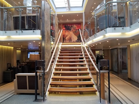 Main staircase - middle to upper deck