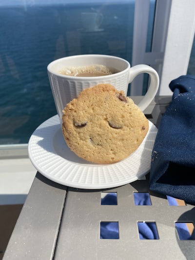 Complimentary coffee and Biscuit on deck of the Iona
