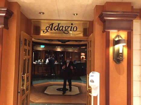Bar adjacent to speciality Italian restaurants 