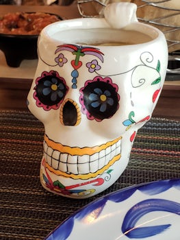My Los Lobos Mexicanidad Skull mug (10$, plus cost of drink - drink is free if you have a booze package)