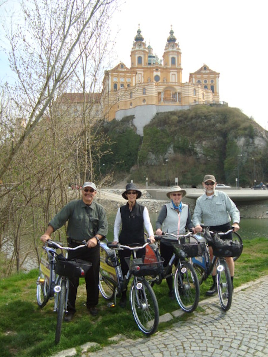 Starting our bike ride from Melk to Krems.